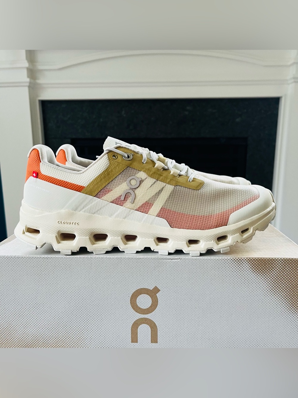 Sz 10 On Cloudvista Women's Running Sneakers Shoes Ivory/Bronze 64.98052